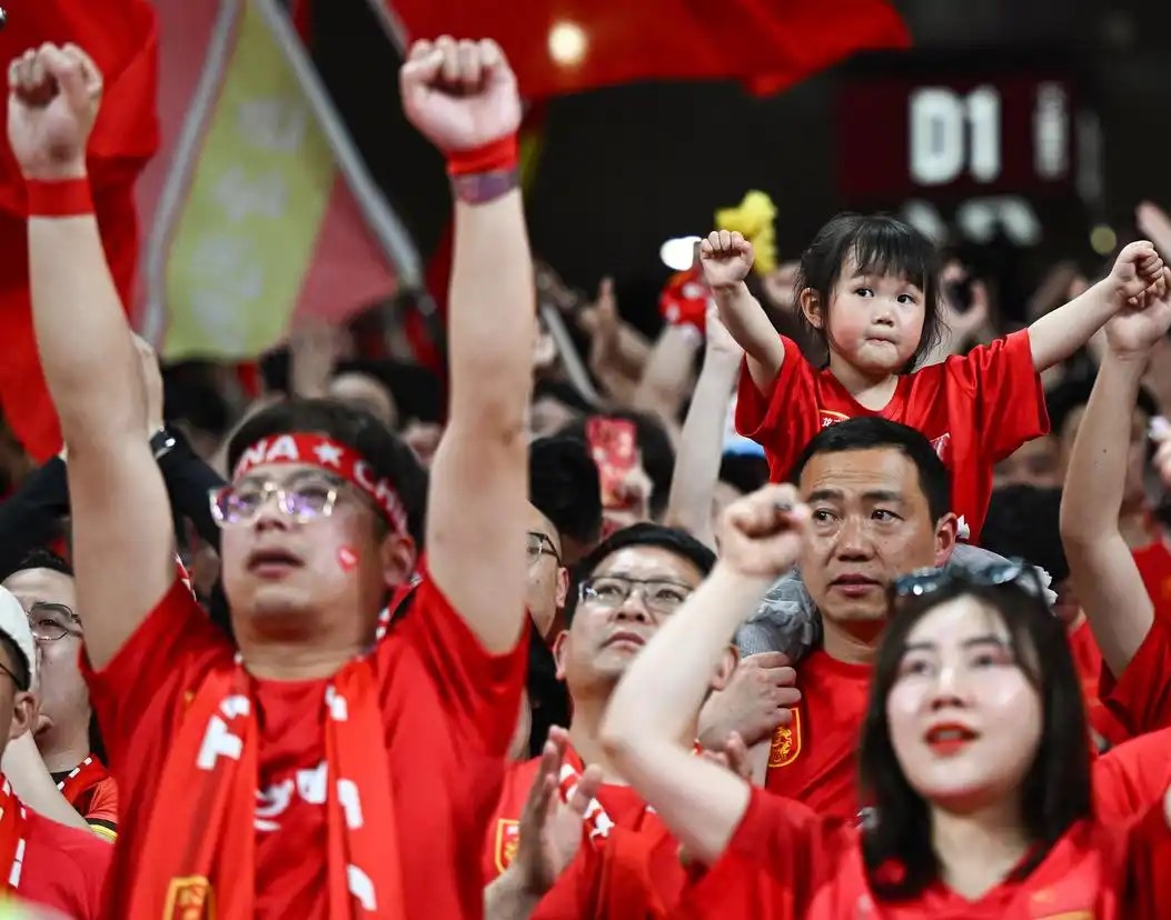 爱游戏官网-关于西悉尼流浪者球迷现场助威，激发球队夺冠斗志的信息