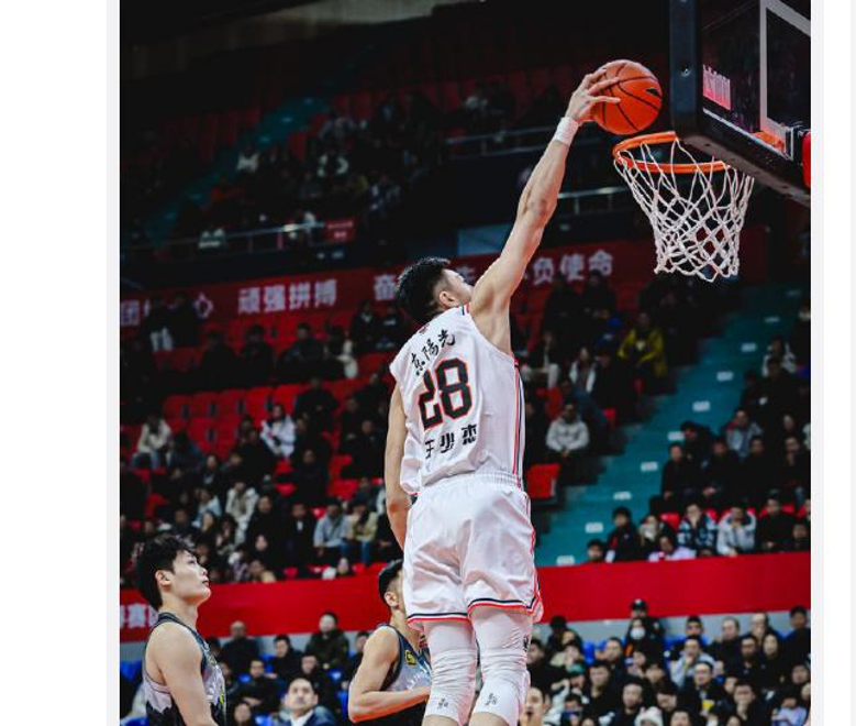 爱游戏官网登录网址-包含在吉林队赛场上演CBA季后赛，碾压，引发观众齐声高喊的词条