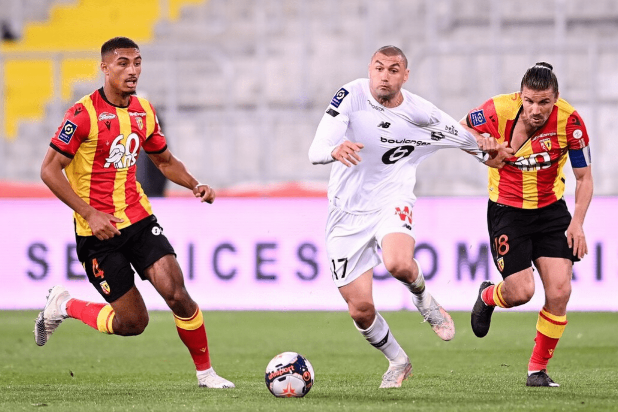 爱游戏链接-包含里尔疯狂追赶领头羊，法甲战火升级的词条