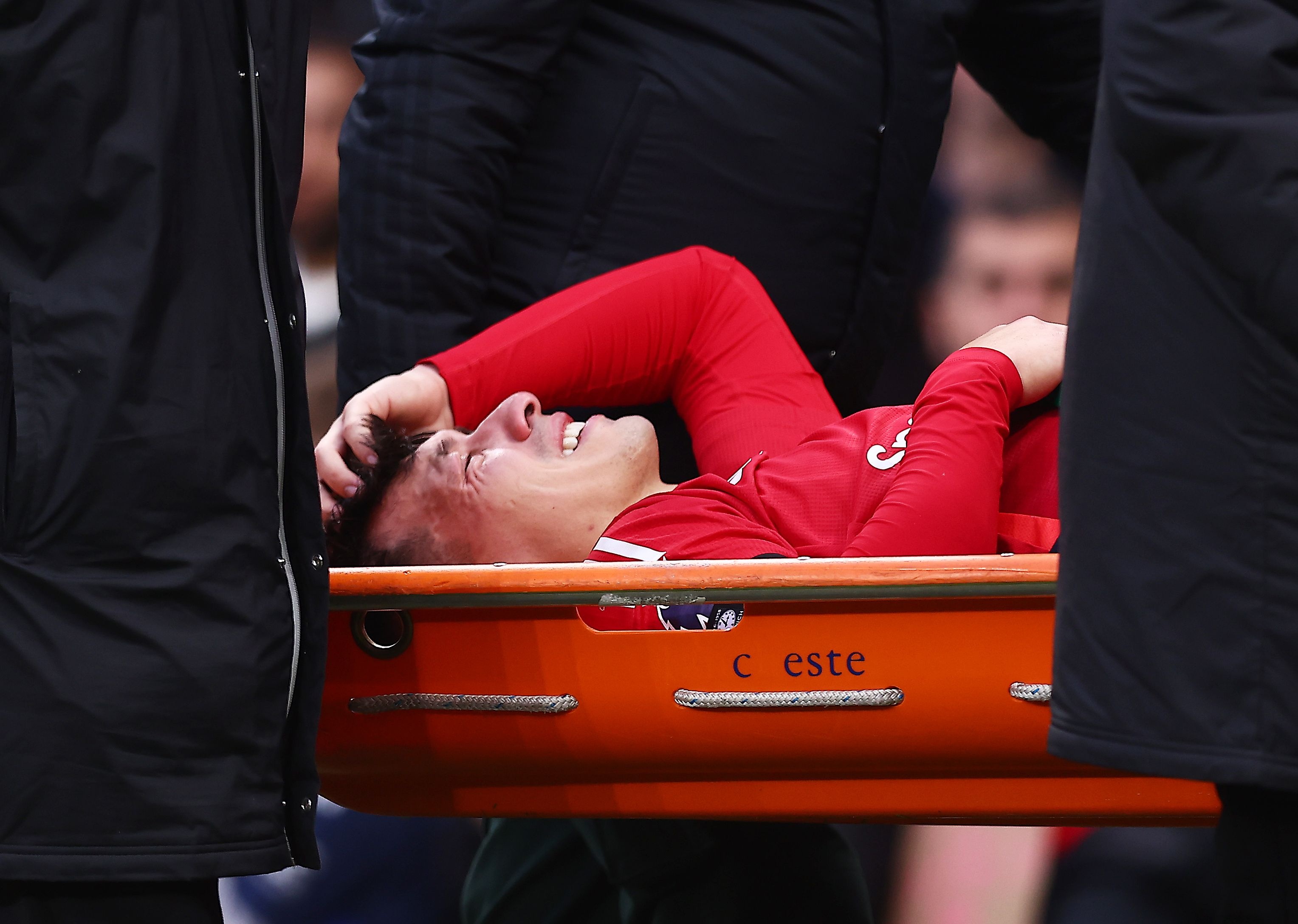 爱游戏官方-一支球队因伤病影响实力受挫