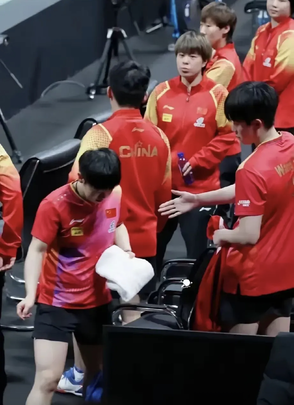 爱游戏官网app-紧张比赛频频出现绝杀，惊险刺激！