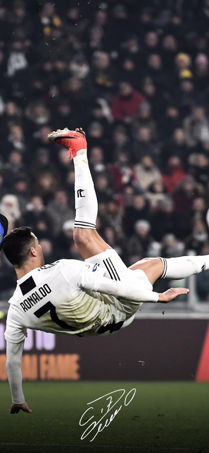 尤文图斯不敌都灵，C罗落寞离去