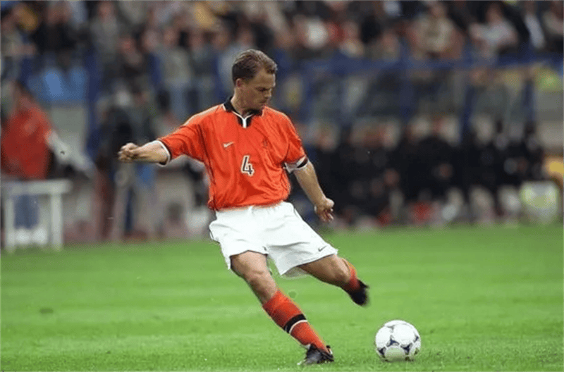 荷兰队在比赛中表现出无懈可击实力