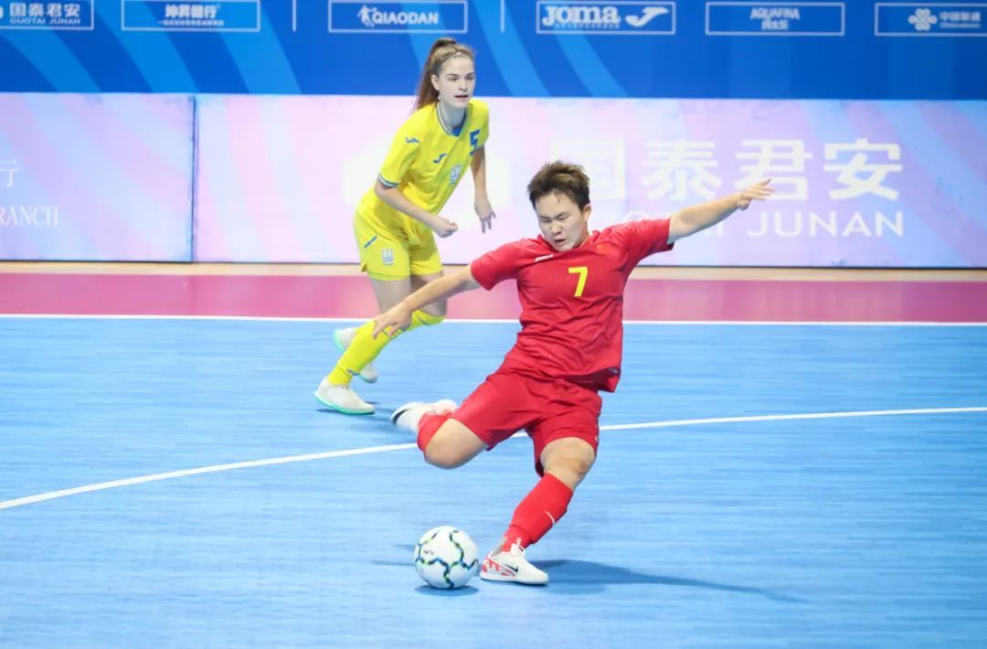 爱游戏官方登录入口-国际女子足球赛事上，中国队再次获得胜利