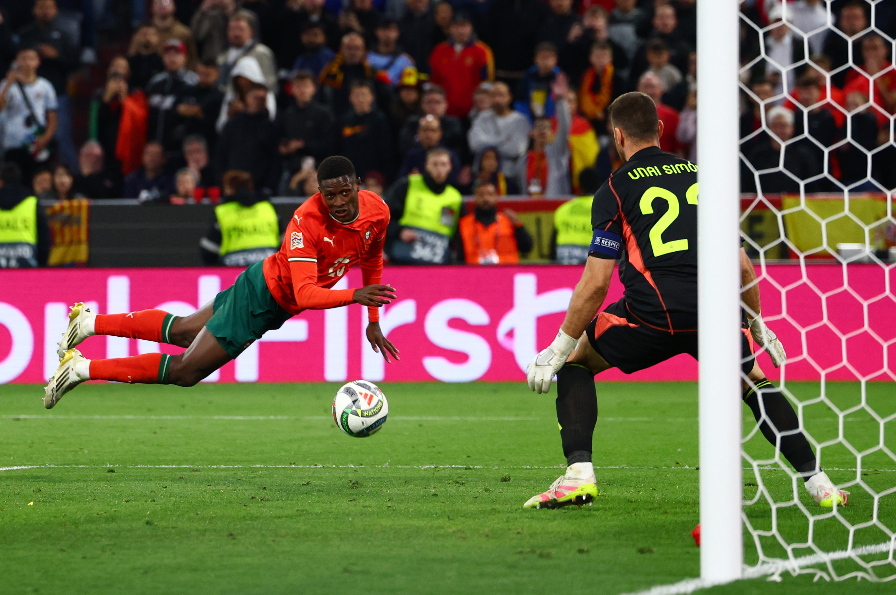 葡萄牙队在国内足球比赛中卫冕成功