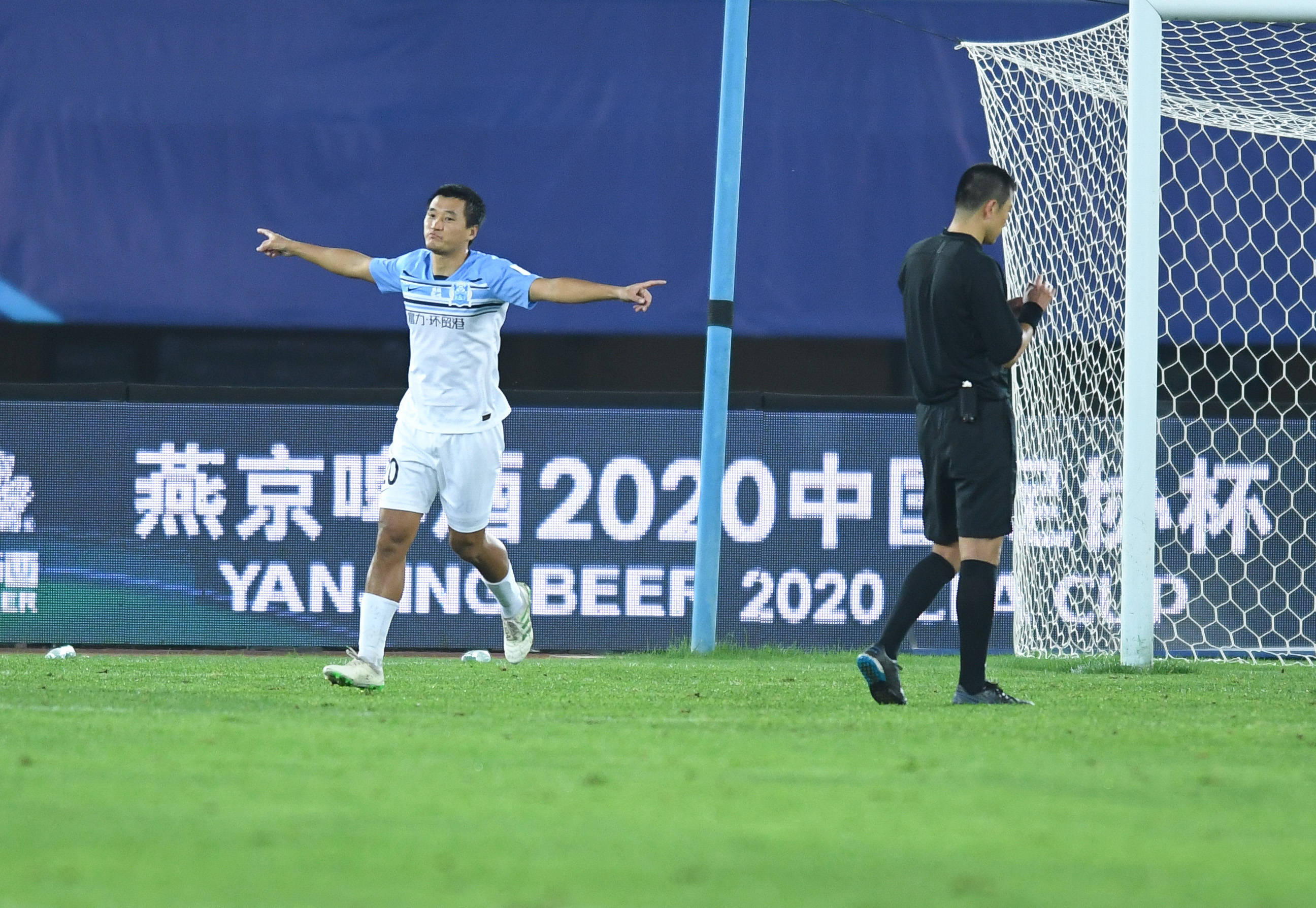 上海绿地申花与广州富力俱乐部全力竞争的简单介绍