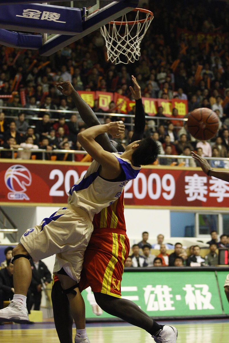 关于球队场地遭遇问题，或将影响后续比赛进行的信息