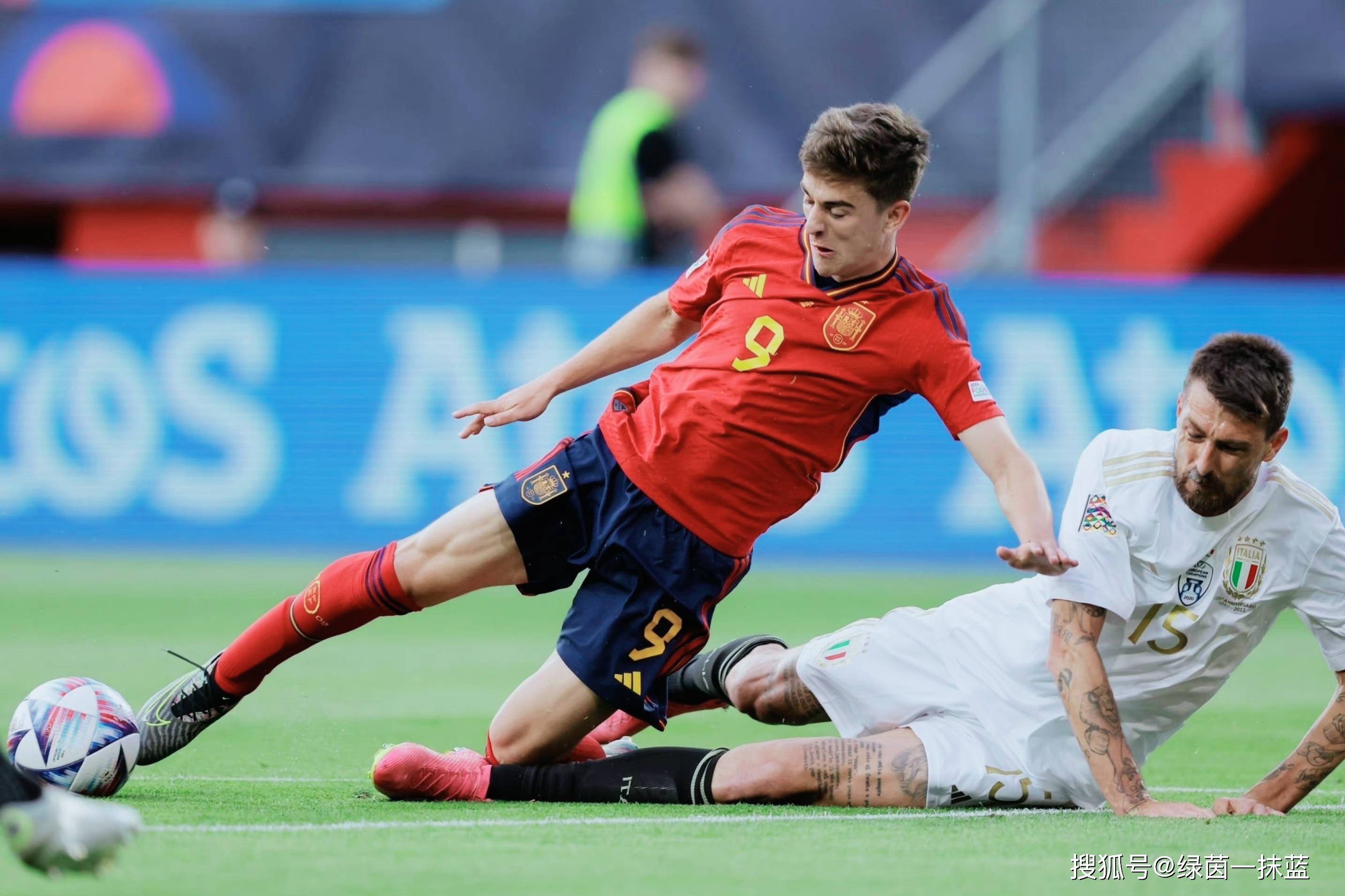 爱游戏登录-包含瑞典队壮怀激烈，成功晋级欧国联半决赛的词条