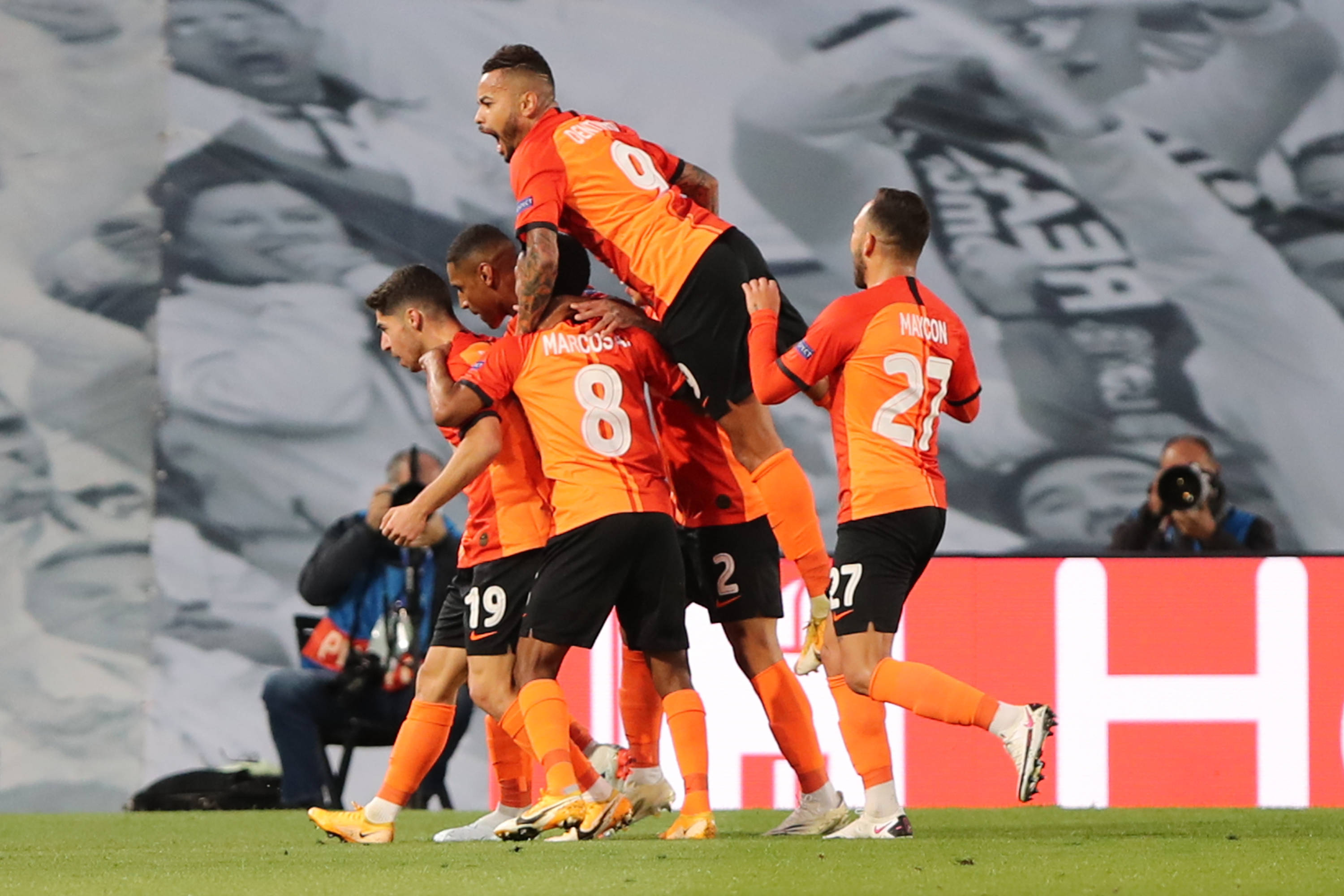 爱游戏登录-巴塞罗那将在顿涅茨克和顿涅茨克矿工展开激烈对抗