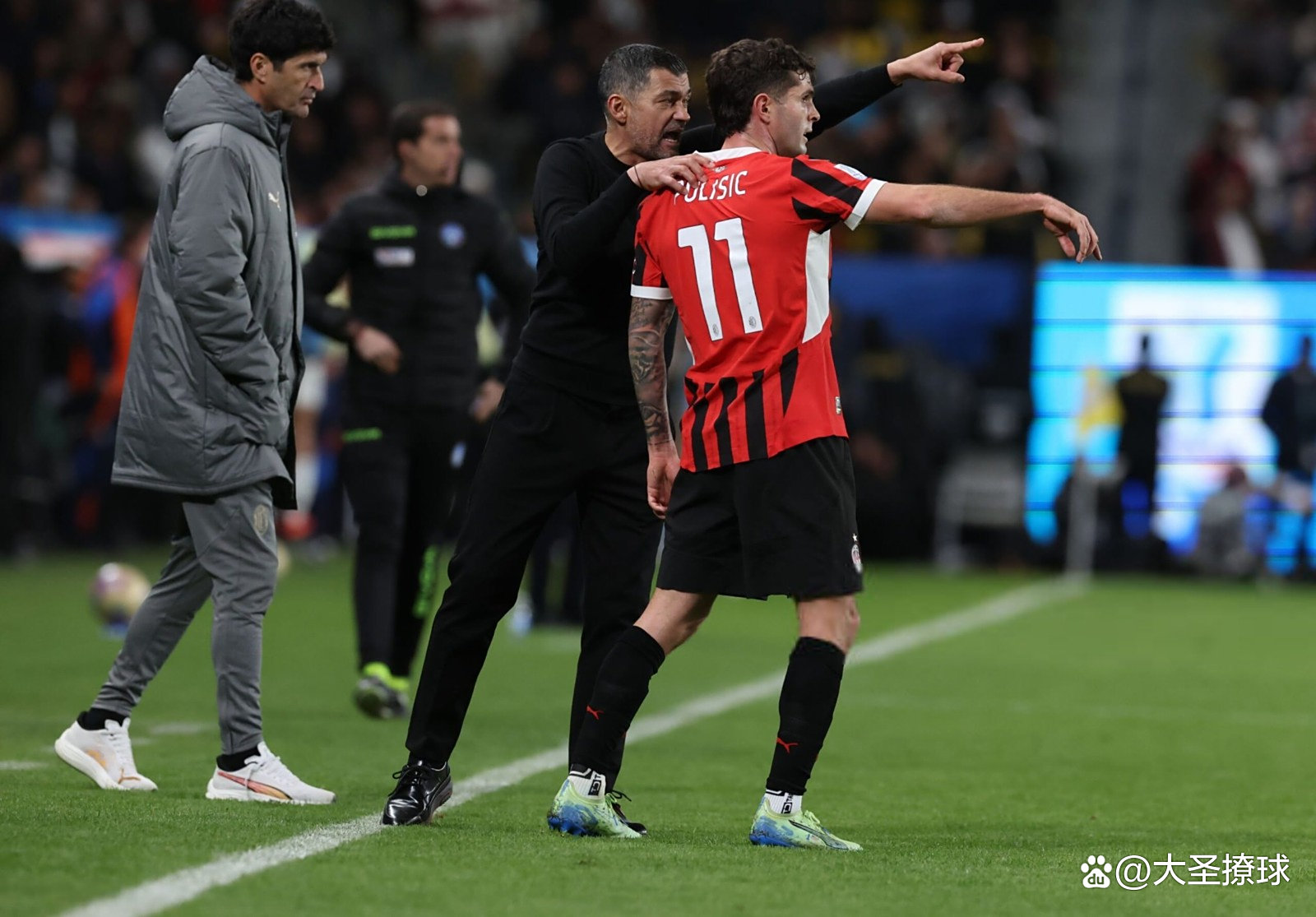 爱游戏链接-AC米兰逆转战胜对手，赛季表现稳定