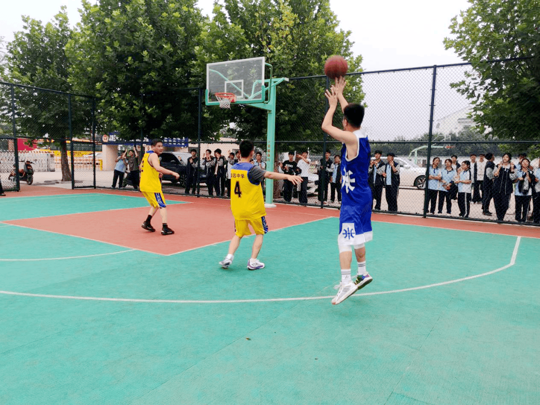 全力以赴拼搏奋斗,篮球赛场上荆棘密布 全力以赴拼搏奋斗,篮球赛场上荆棘密布