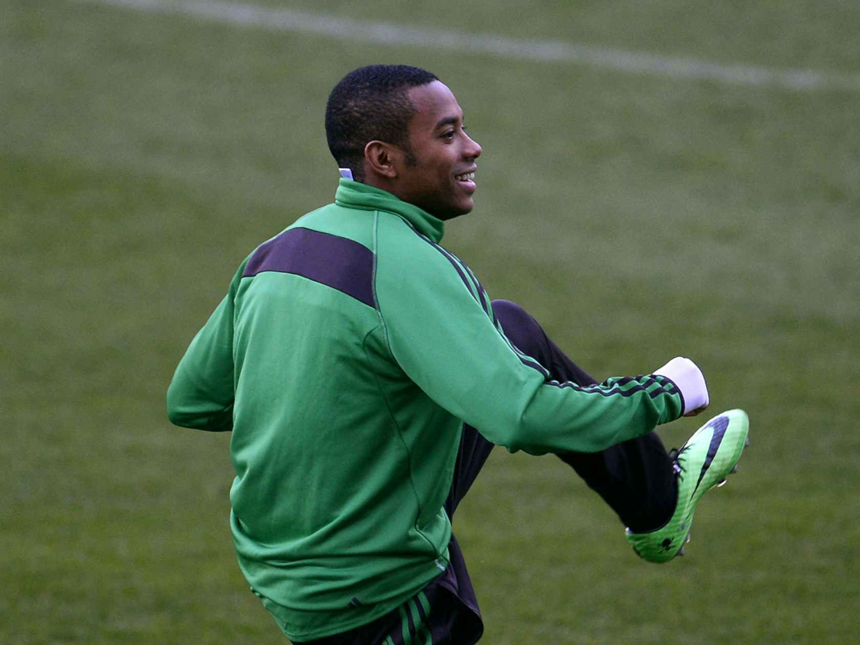 爱游戏网站-AC米兰边锋罗比尼奥因伤将缺席下赛季首场比赛