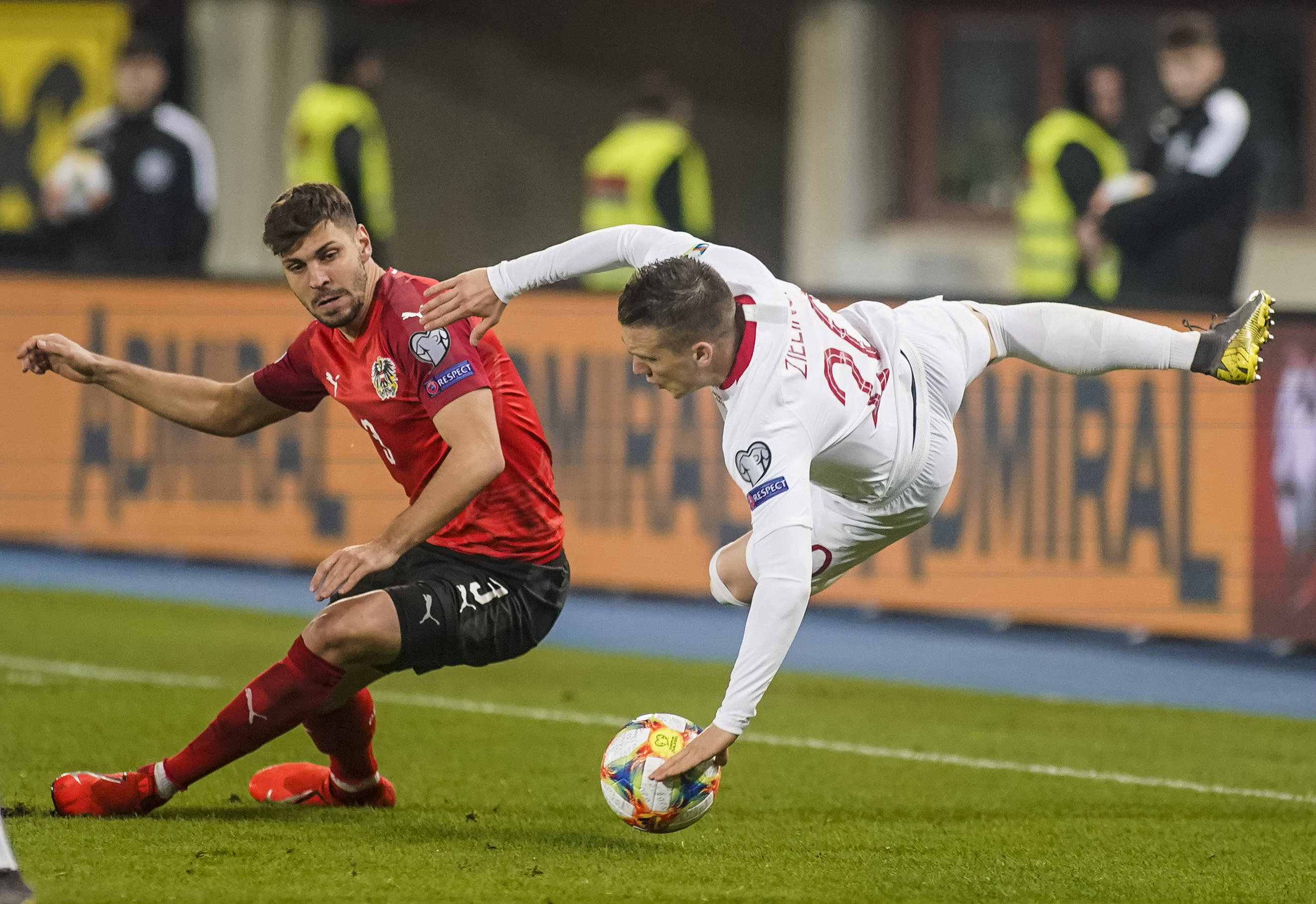 包含奥地利队夺得胜利，晋级欧预赛决赛的词条