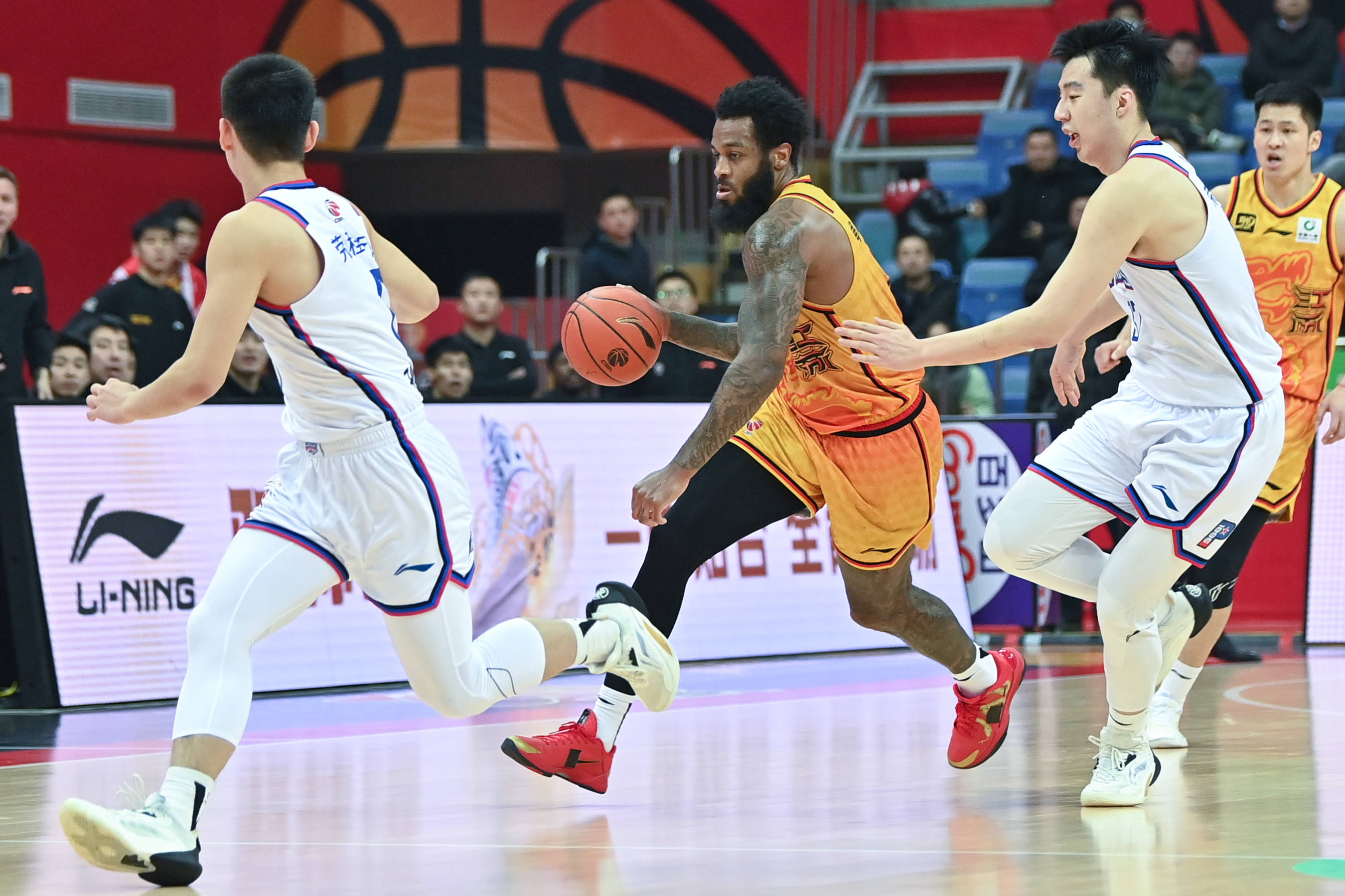 江苏肯帝亚队遭遇连败，危机四伏的简单介绍