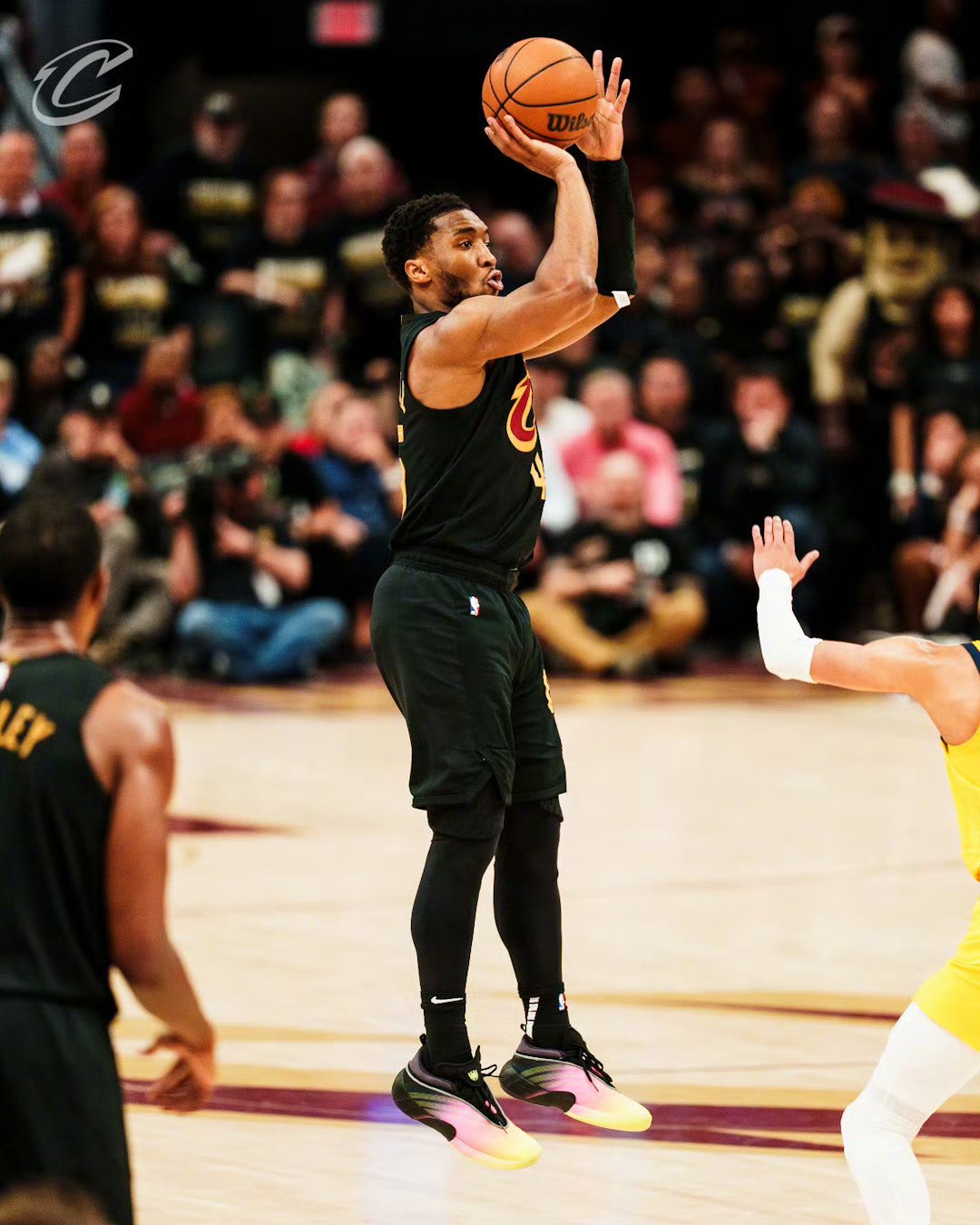 爵士击败开拓者，逆转取胜