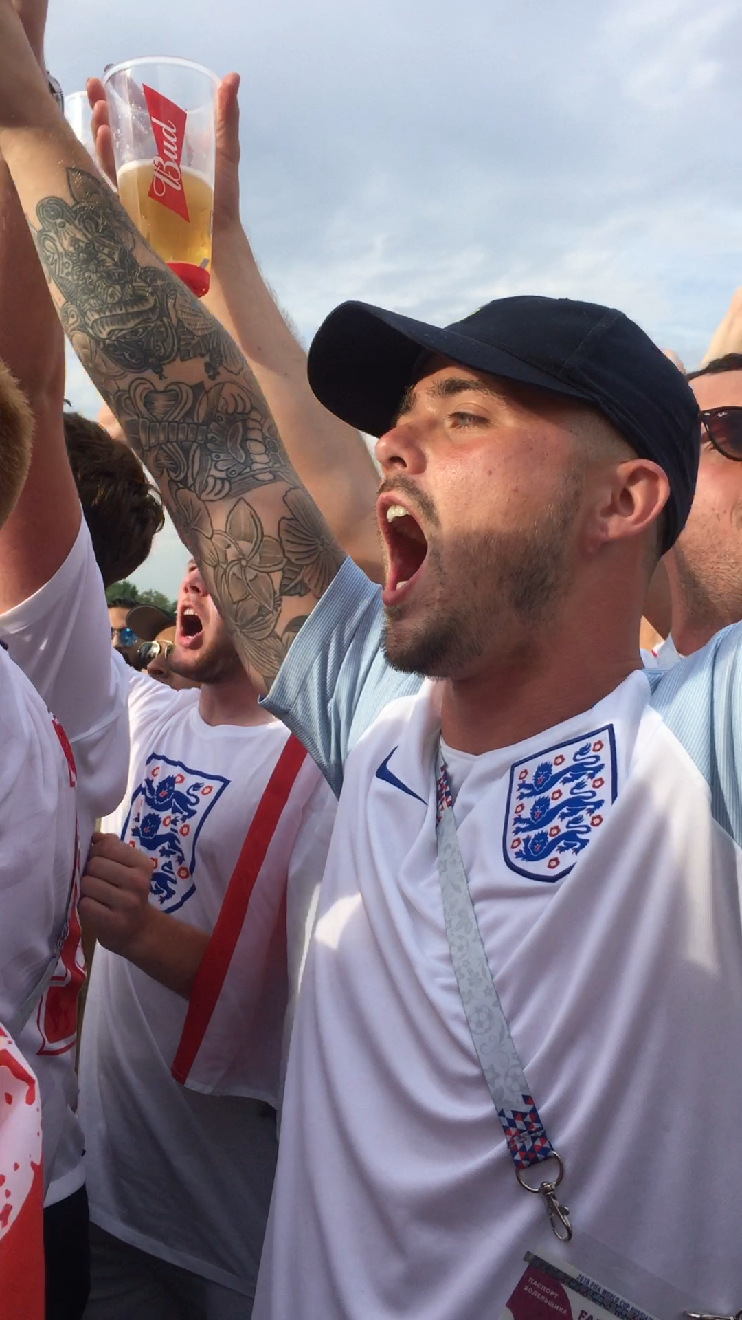 爱游戏网页版入口-包含粉丝们无时无刻都在为自己心爱的队伍加油！的词条